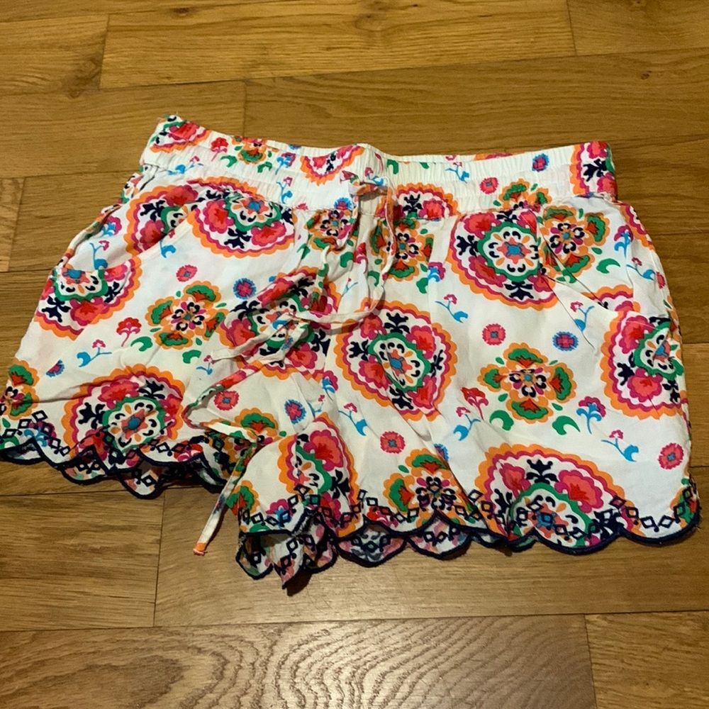 Red Camel Floral Scalloped Hem Shorts Women Size S Boho Medallion Elastic Waist